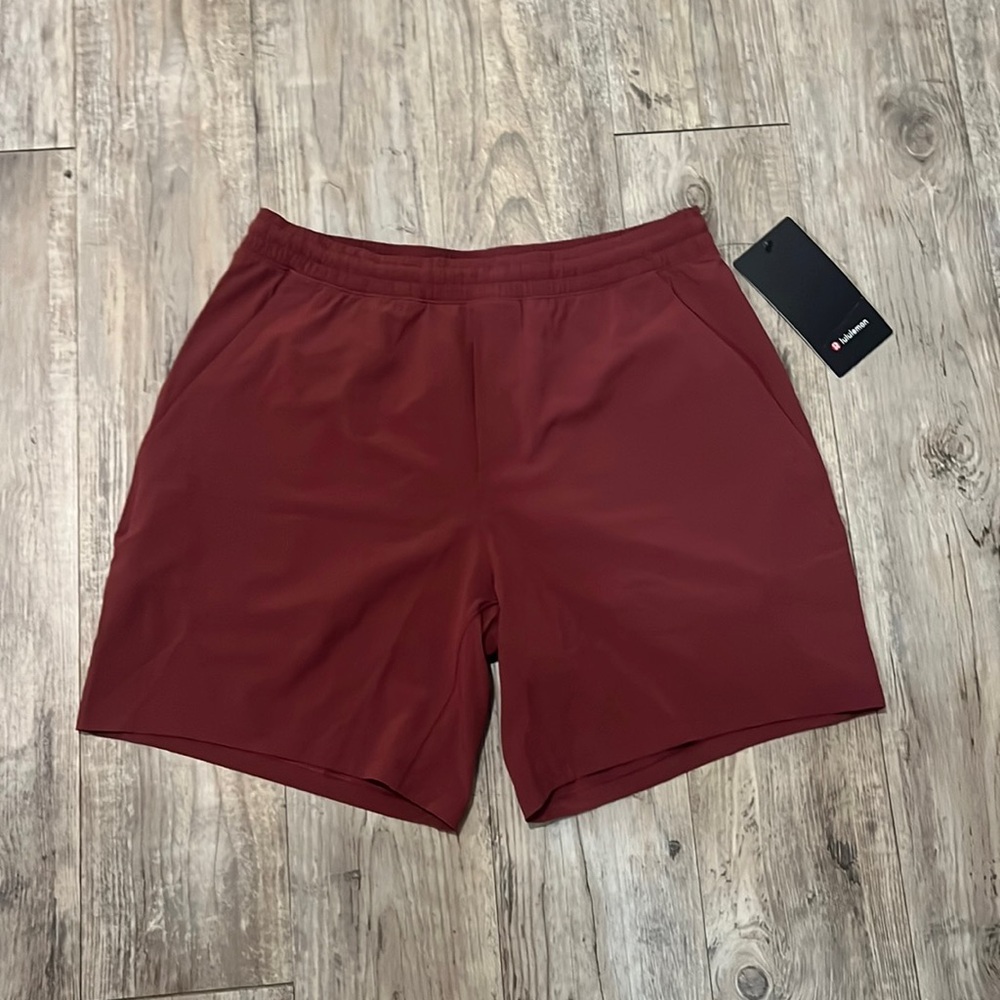 NWOT Lululemon Pace Breaker 7" Shorts